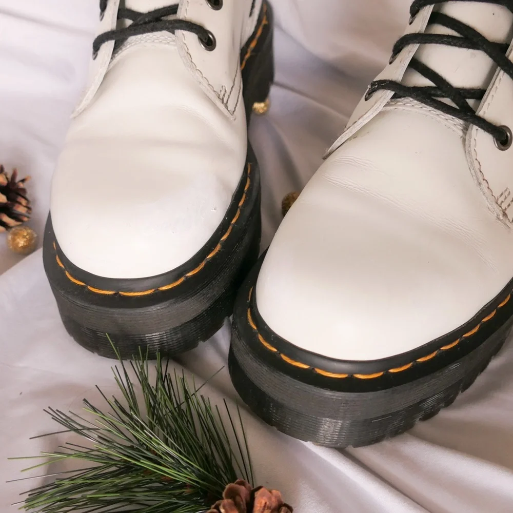 Dr. Marten's White Jadon - Picture 4 of 4